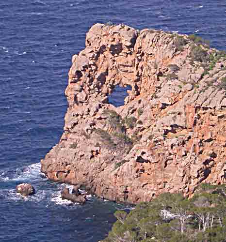 Felsenfenster mit ohne Läden   ...   