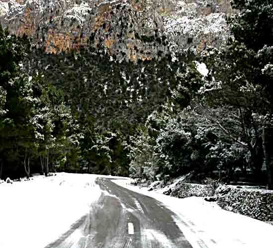      weder Subaru , noch Winterpneus verfügbar, also wenden  ....   
